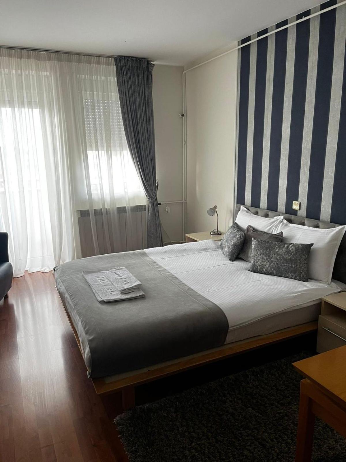 Garni Hotel Belvedere Lux Kraljevo Exterior foto
